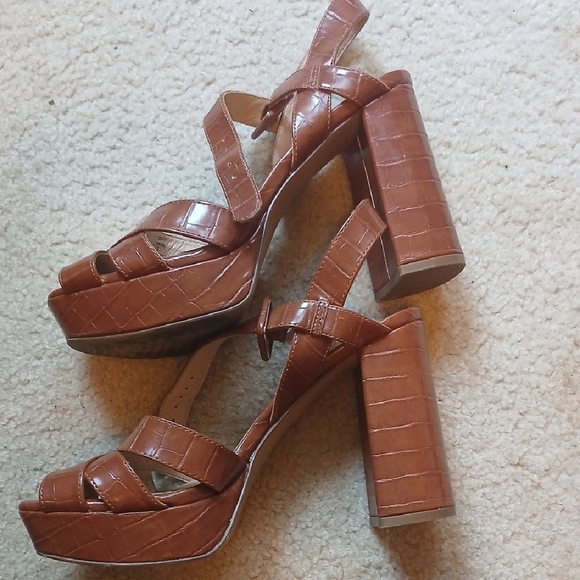 Limelight Brown Croc Skin Design Block Heels - Picture 5 of 6